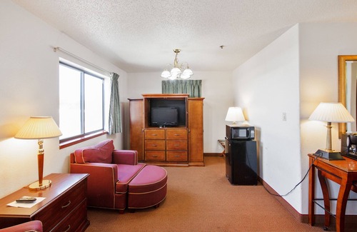 Portage Hotel | OYO Hotel Portage I-94