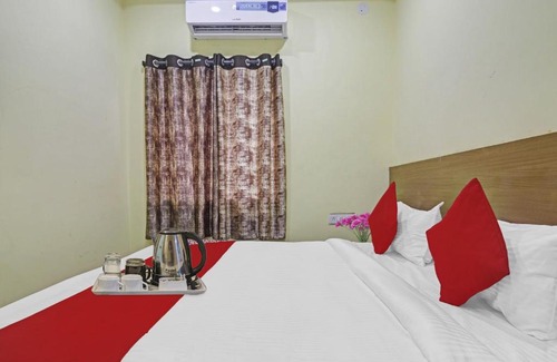 Hyderabad Hotel | OYO Hotel R Square