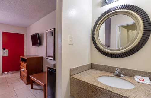 Lackland Terrace Hotel | OYO Hotel San Antonio Lackland near Seaworld