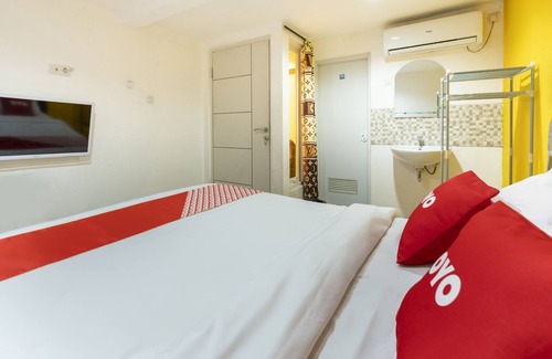 Surabaya Hotel | OYO Life 3782 Gunung Anyar