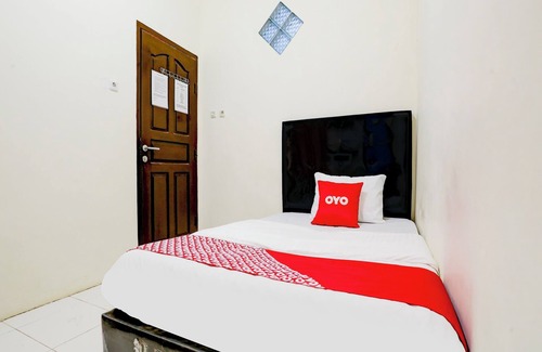 Palembang Hotel | OYO Life 90190 Asha Kost Syariah