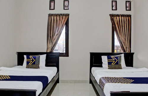 Tanjung Karang Hotel | OYO Life 92509 Maulana Guest House Simpur