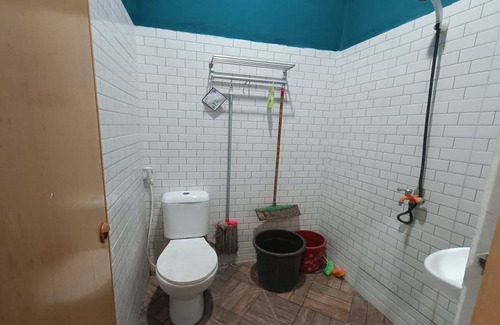 Tangerang Hotel | OYO Life 93158 Kost Asaka