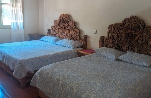 Tzintzuntzan Hotel | OYO Los Alcatraces