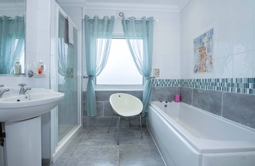 Clacton-on-Sea Hotel | OYO Pier Hotel