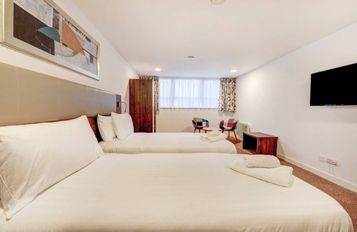 Plymouth Hotel | OYO Plymouth Central Hotel