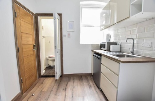 Manchester Hotel | OYO Regency Guest House Manchester North