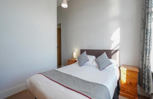 Shanklin Hotel | OYO Shanklin Beach Hotel