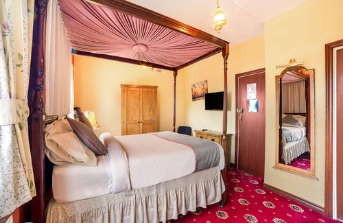 Newcastle-upon-Tyne Hotel | OYO The Royal Hotel