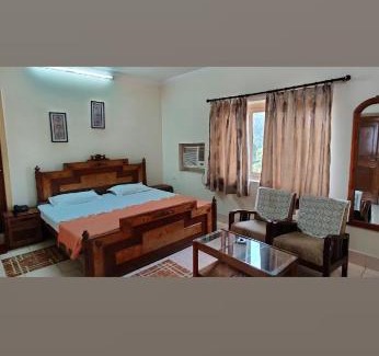 Kanpur Hotel | OYO The Villa Court View