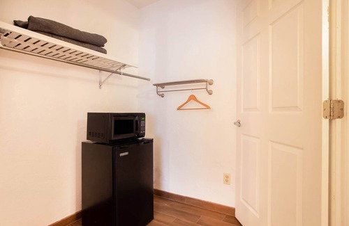 Caloosahatchee Hotel | OYO Waterfront Hotel - Cape Coral/Fort Myers, FL