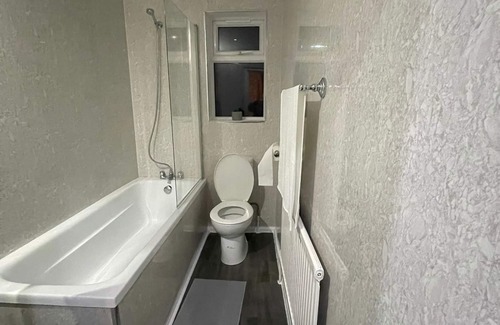 Chapeltown Hotel | OYO White Rose Complex