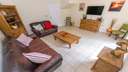 Braunton House | Oyster Cottage Braunton | Sleeps 6 | Dog Friendly