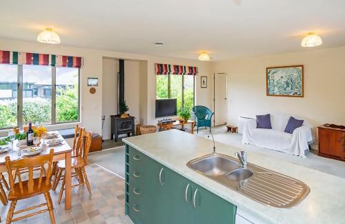 Cooks Beach House | Oyster Haven - Cooks Beach Holiday Home