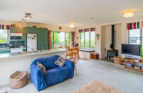 Cooks Beach House | Oyster Haven - Cooks Beach Holiday Home