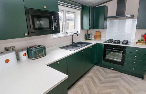 Hasguard Cross Cottage | OYSTER LODGE, pet friendly, character holiday cottage in Little Haven