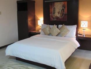 San Dionisio Hotel | Oyster Plaza Hotel