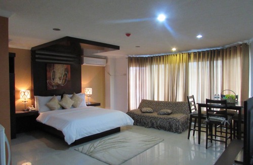San Dionisio Hotel | Oyster Plaza Hotel