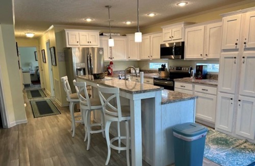 Daufuskie Island House | Oyster Republic Cottage Boat Slip! Walk to Marina!