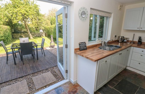 Llangwm Cottage | OYSTERBANK COTTAGE, family friendly in Llangwm, Pembrokeshire