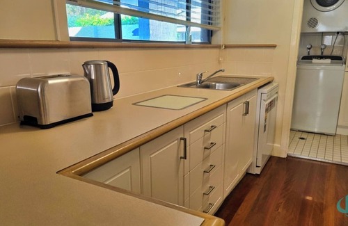 Cams Wharf Villa | Oystercatcher at Raffertys Resort- family villa