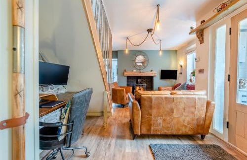 Llangwm House | Oystercatcher Cottage