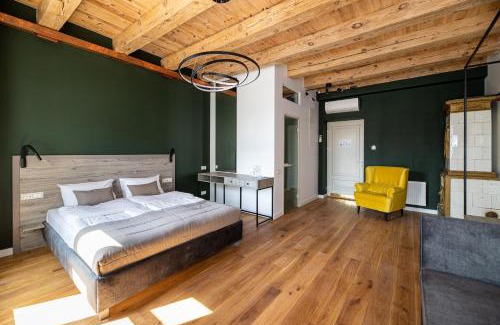 Lviv City Center Hotel | Oysters & Bubbles Gastro Hotel. Rynok square
