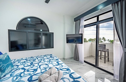 Jaco Hotel | Oz Hotel & Sports Bar