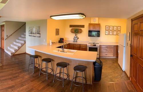 Reeds Spring Bed & Breakfast | Ozark Family Retreat and Tree-house