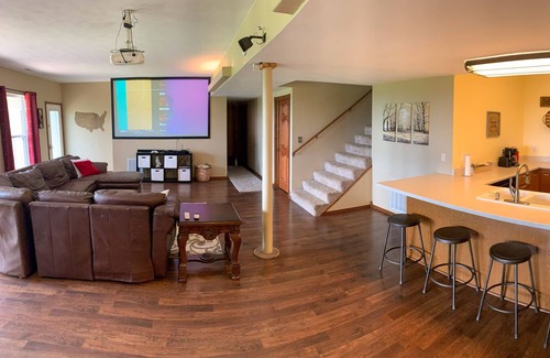 Reeds Spring Bed & Breakfast | Ozark Family Retreat and Tree-house