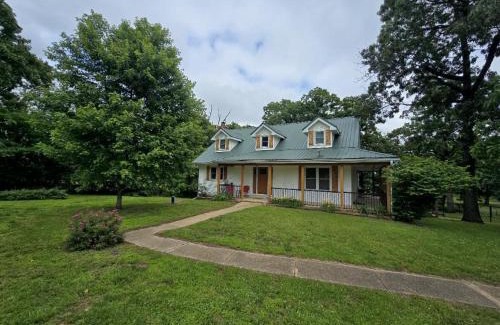 Camdenton House | Ozark Hills Hideaway