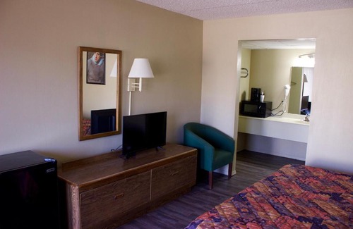 Eureka Springs Hotel | Ozark Swiss Inn