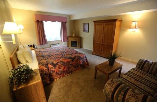 Eureka Springs Hotel | Ozark Swiss Inn