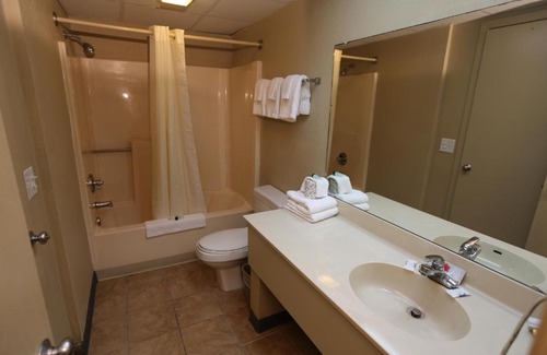 Eureka Springs Hotel | Ozark Swiss Inn