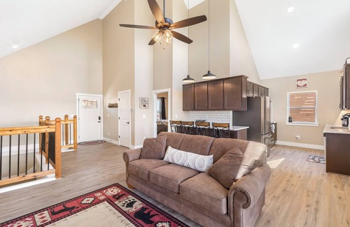 Kimberling City House | Ozarks View-Cornhole-Community Pools, Pickleball, Firepit, & More-Free Tickets