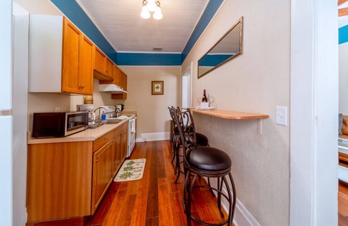 Ozona House | Ozona on the Gulf of Mexico. Bikes Provided. Honeymoon Island. Pinellas Trail.
