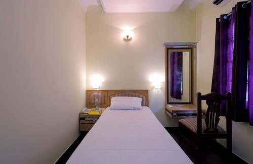 Kalapettai Hotel | P R Pride Inn