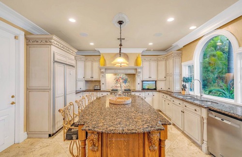 Coury House | P05 - 5 bedroom Ocean Front home with Private pool and deep water dockage.