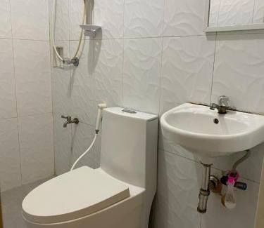 San Andres Bukid Hotel | P3k suites barkada family room