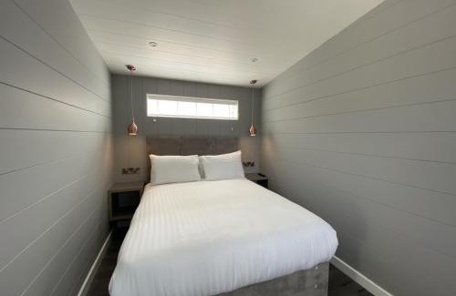 Bethesda Apartment | P50 - Studio Pod with Hot Tub