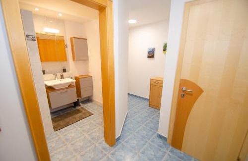 Bruck an der Grossglocknerstrasse Apartment | Panorama Apartments Bruck by All in One Apartments