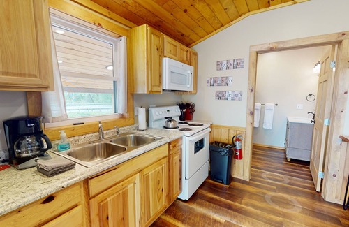 Gaines Resort | Pa Grand Canyon, Family Fun, Pine Creek, Views and more Suite 10 Rough Cut Lodge