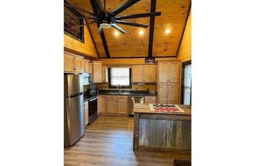 Jamestown Cabin | Pa's Cozy Cabin
