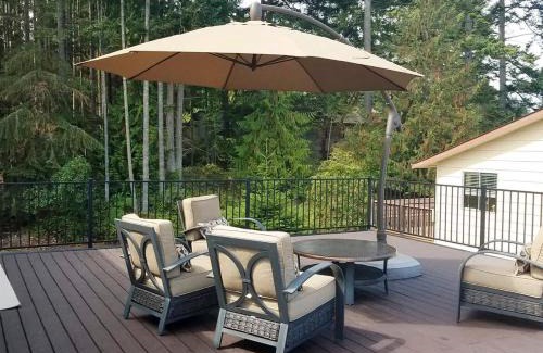Port Angeles House | PA Sea View Deck House
