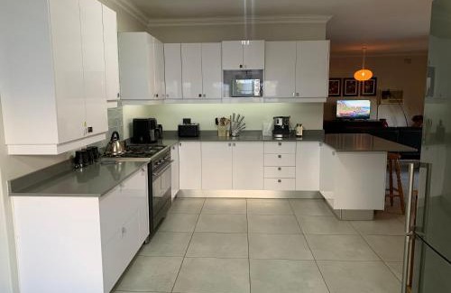 Paarl Apartment | Paarl Crystal Family Home