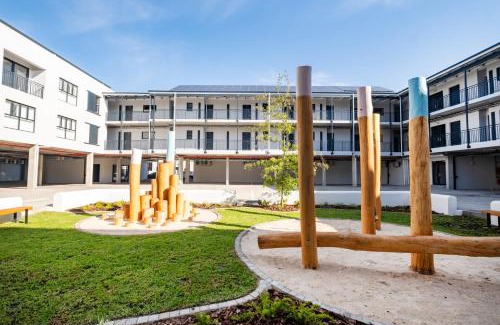 Paarl Apartment | Paarl Studio 138 - Ultra Modern Apartment with AC and onsite Parking