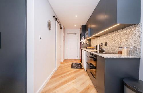 Paarl Apartment | Paarl Studio With Onsite Parking & Modern Comforts