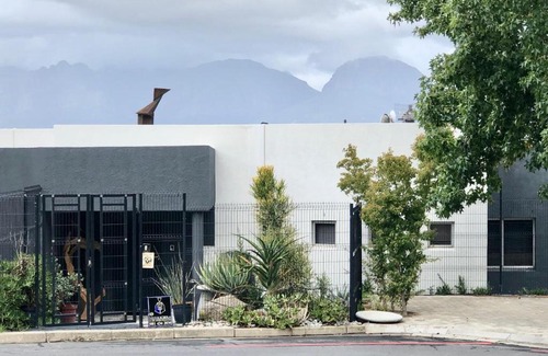 Paarl Apartment | Paarl Views