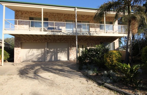 Dunbogan House | Pacific Breeze - ocean views from BBQ deck