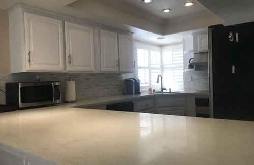Huntington Beach Villa | Pacific Breeze ocean view , a few steps from Main Street, the sand and pier